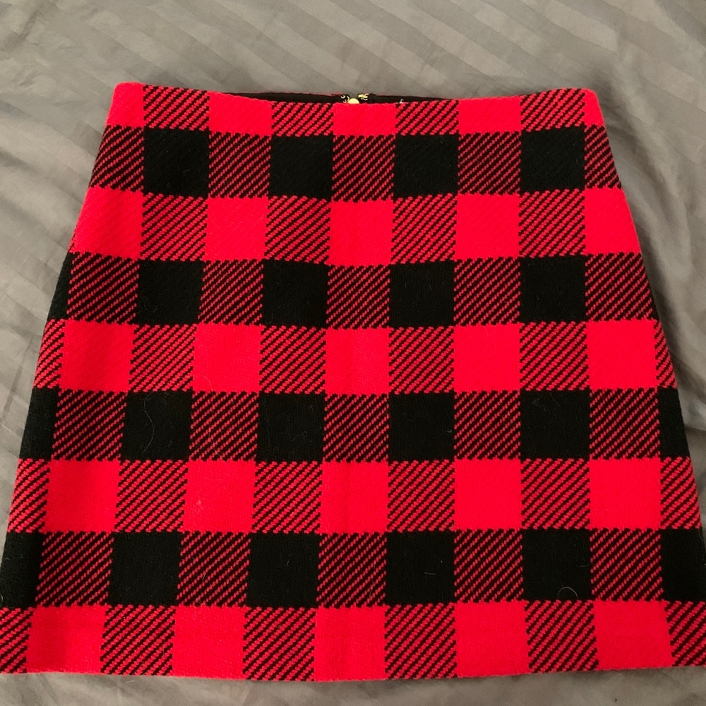 Size 4 Vineyard Vines Holiday Skirt